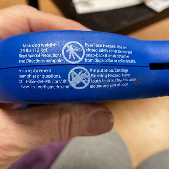 Retractable dog leash - Picture 2 of 2